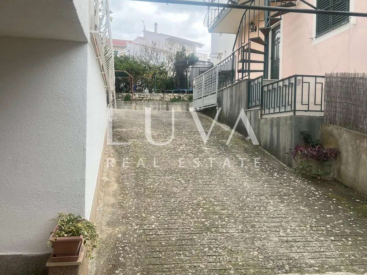 trogir, kuća 120 m2 blizu mora na prodaju - slika 4