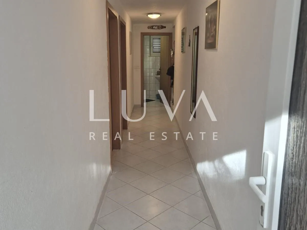 trogir, kuća 120 m2 blizu mora na prodaju - slika 7