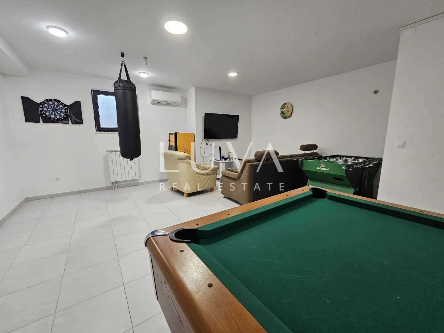 solin, koprivno, villa s bazenom, ljetnom kuhinjom na prodaju - slika 33