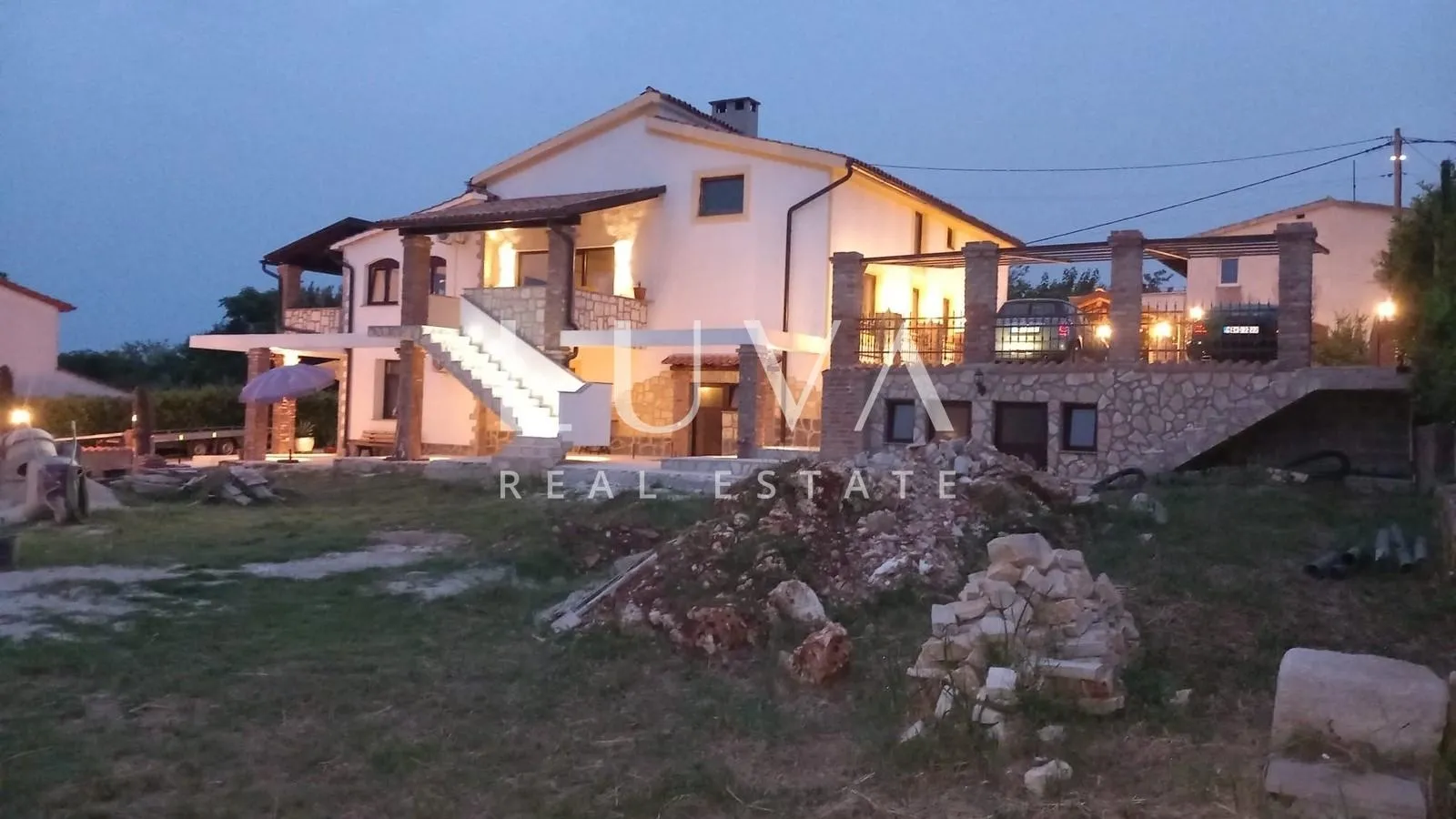 istra, višnjan, rustikalna kuća s tri apartmana, 580m2 - slika 28