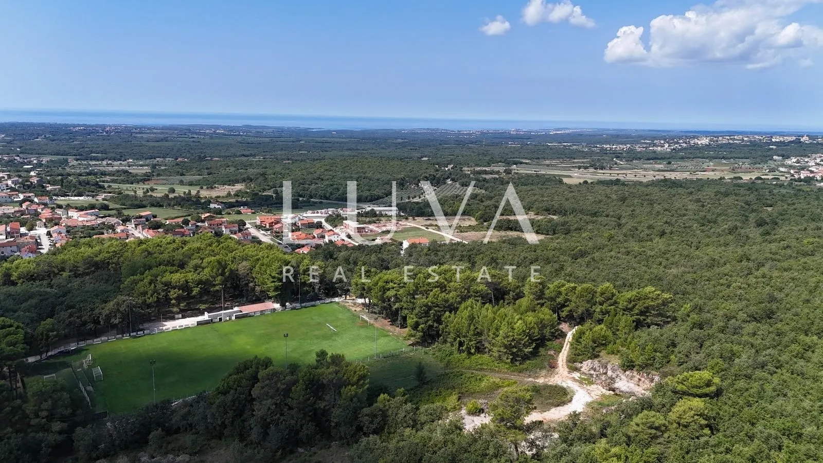 višnjan, građevinska parcela s građevinskom dozvolom, 1.263 m² - slika 3