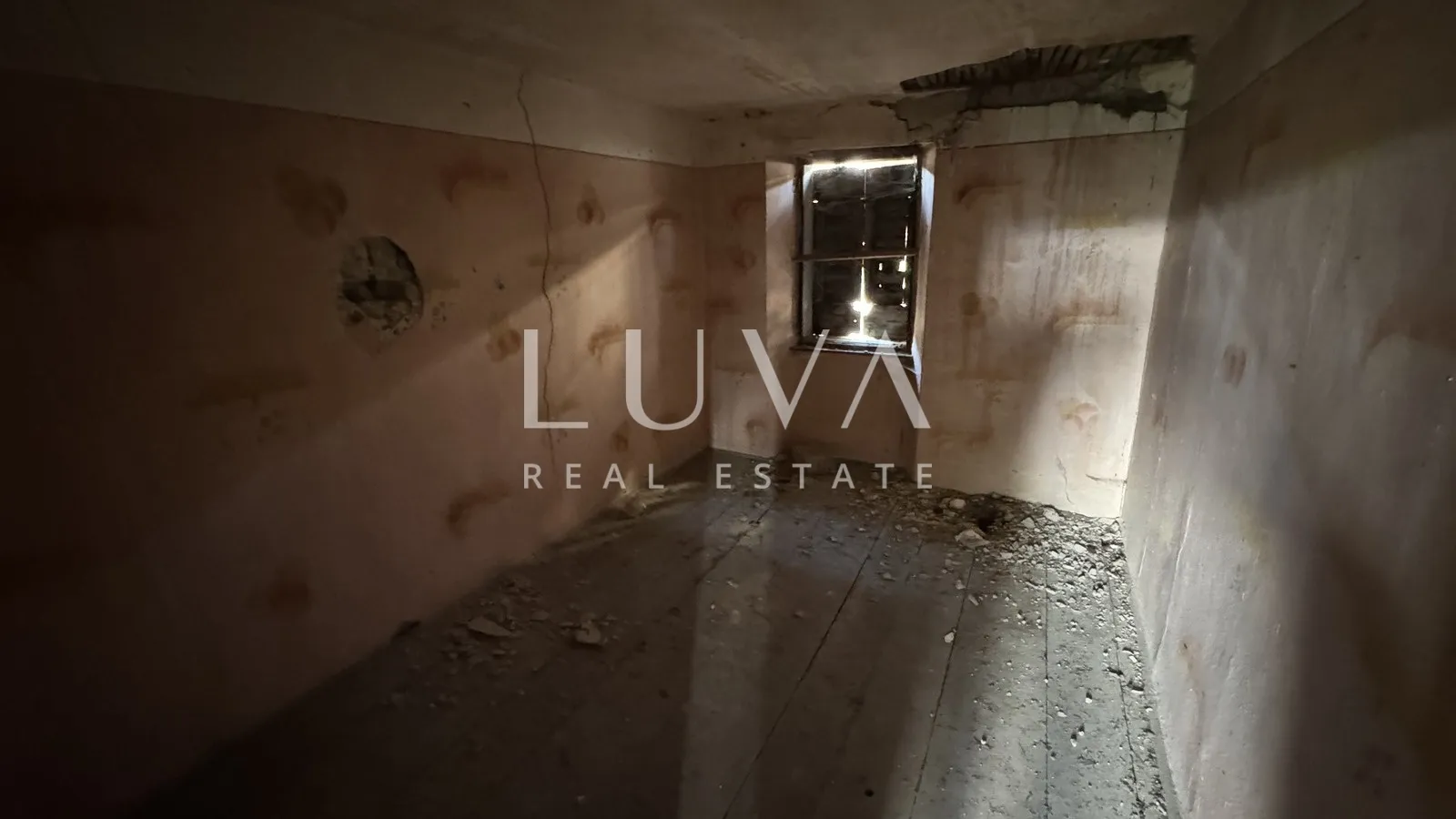 istra, motovun, kuća za renovaciju s dvorištem, 195 m2 - slika 15