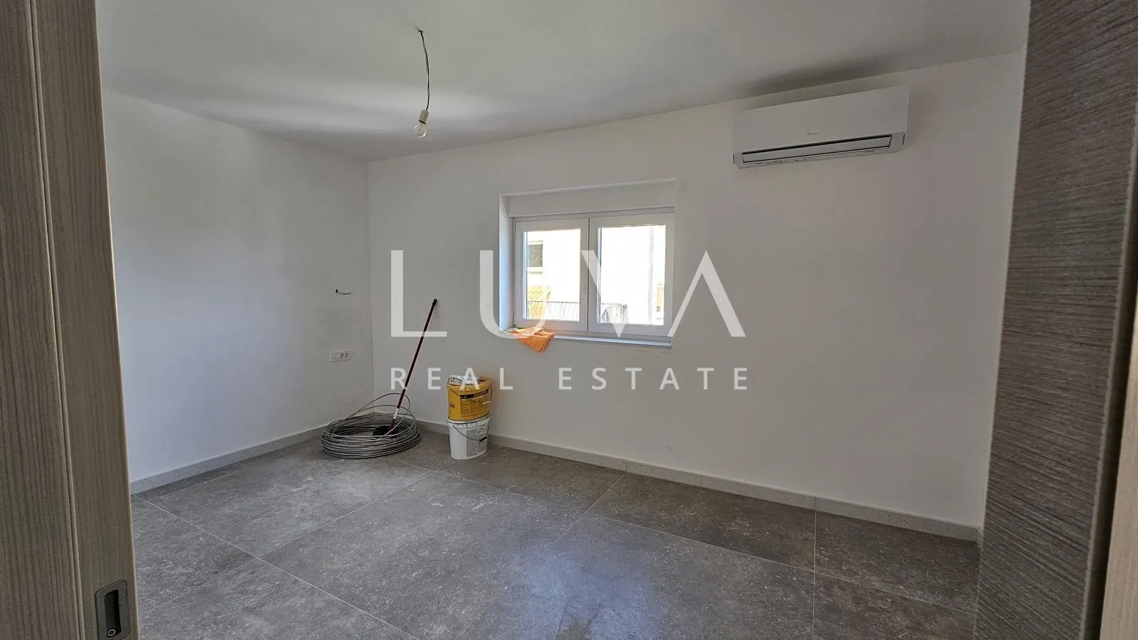 omiš, jesenice, 4 soban stan od 134 m2 s pogledom na more na prodaju - slika 9
