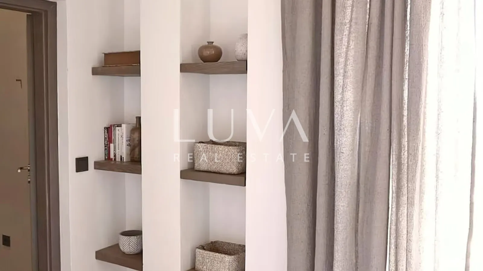 vis, luksuzna vila s bazenom blizu mora na prodaju - slika 14