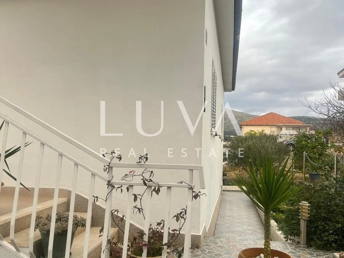 trogir, kuća 120 m2 blizu mora na prodaju - slika 3