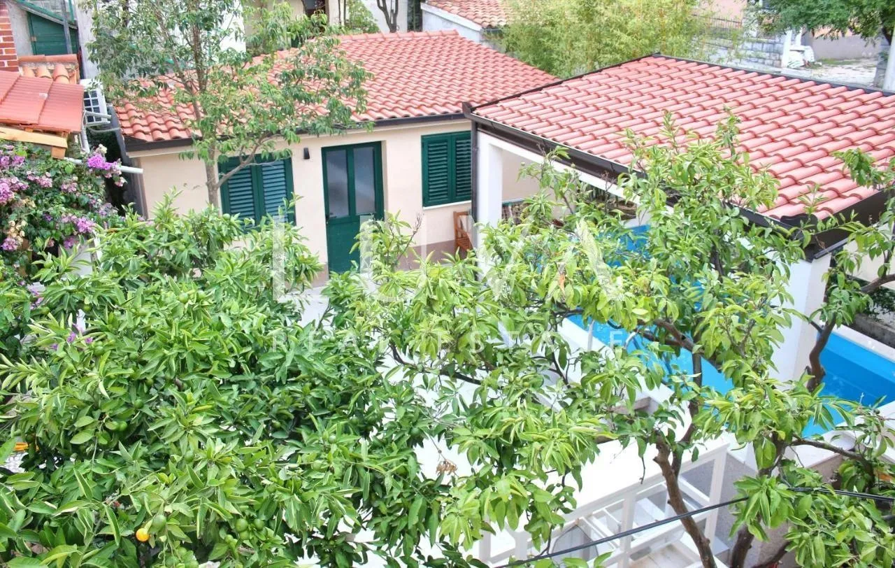 split, varoš, centar, kuća s bazenom na prodaju - slika 9