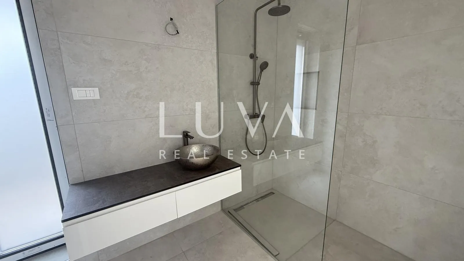 poreč, moderna samostojeća kuća s bazenom i pogledom na more, 233 m² - slika 15