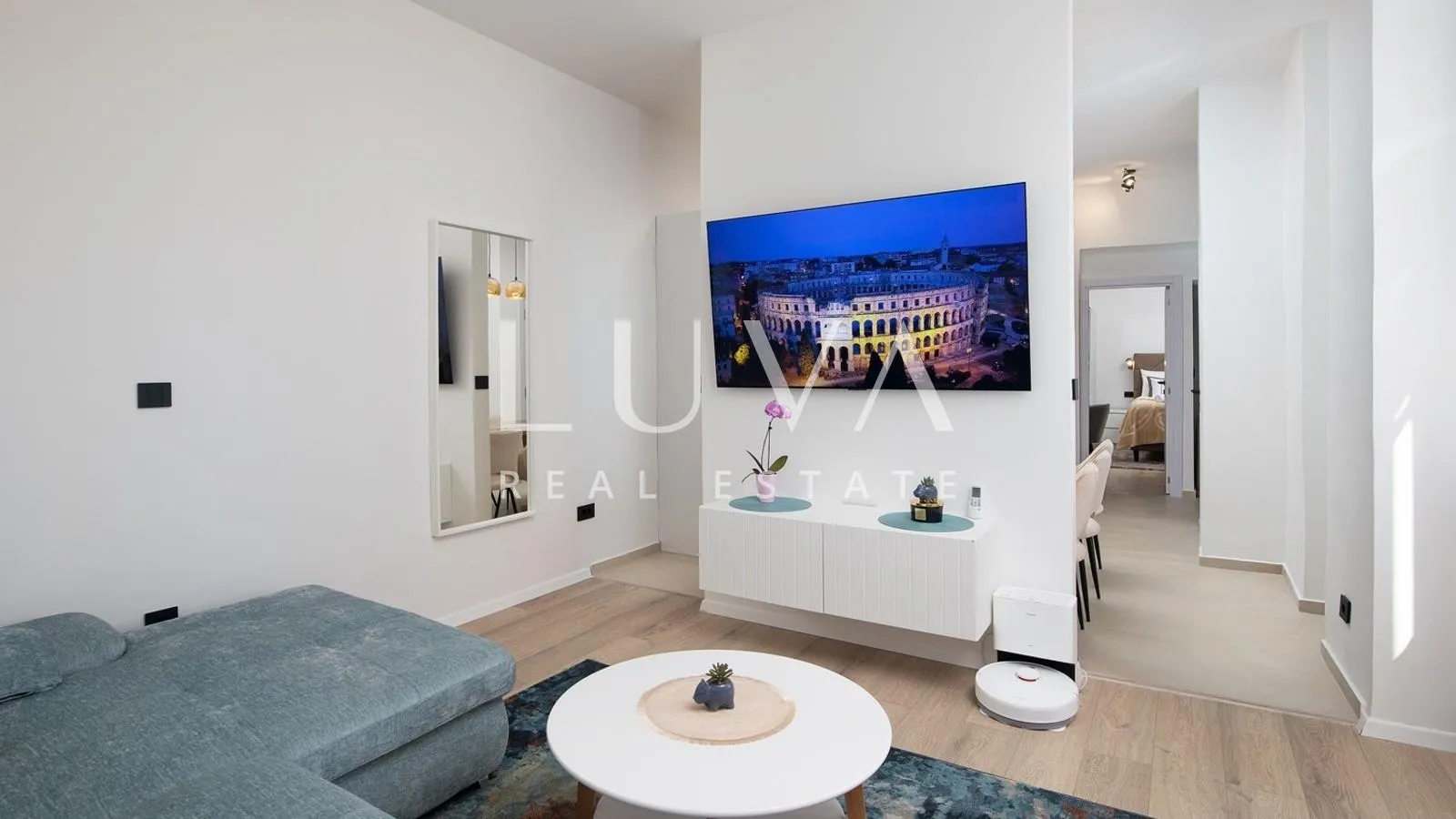 Pula, moderni stan pored Arene s vrtom, 67 m2