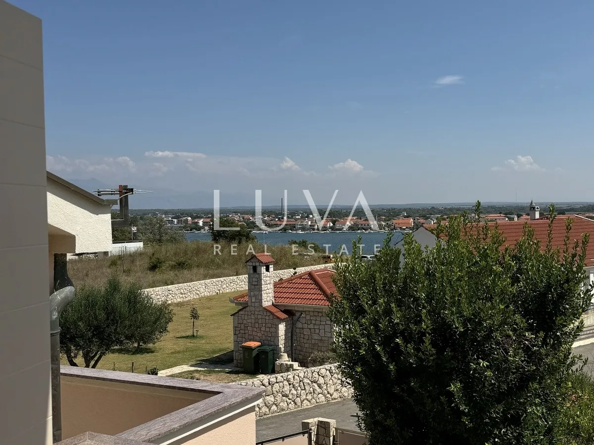 nin, prostrana dvojna kuća 275m2 na prodaju - slika 2