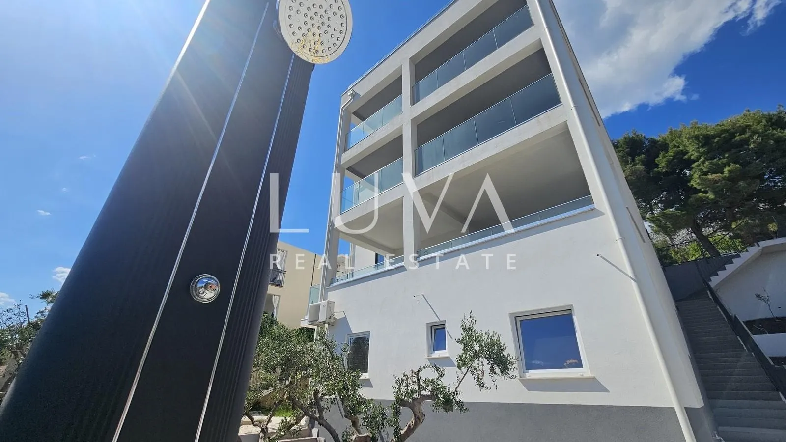 omiš, jesenice, penthouse s 134 m2 krovne terase sa pogledom na more - slika 36