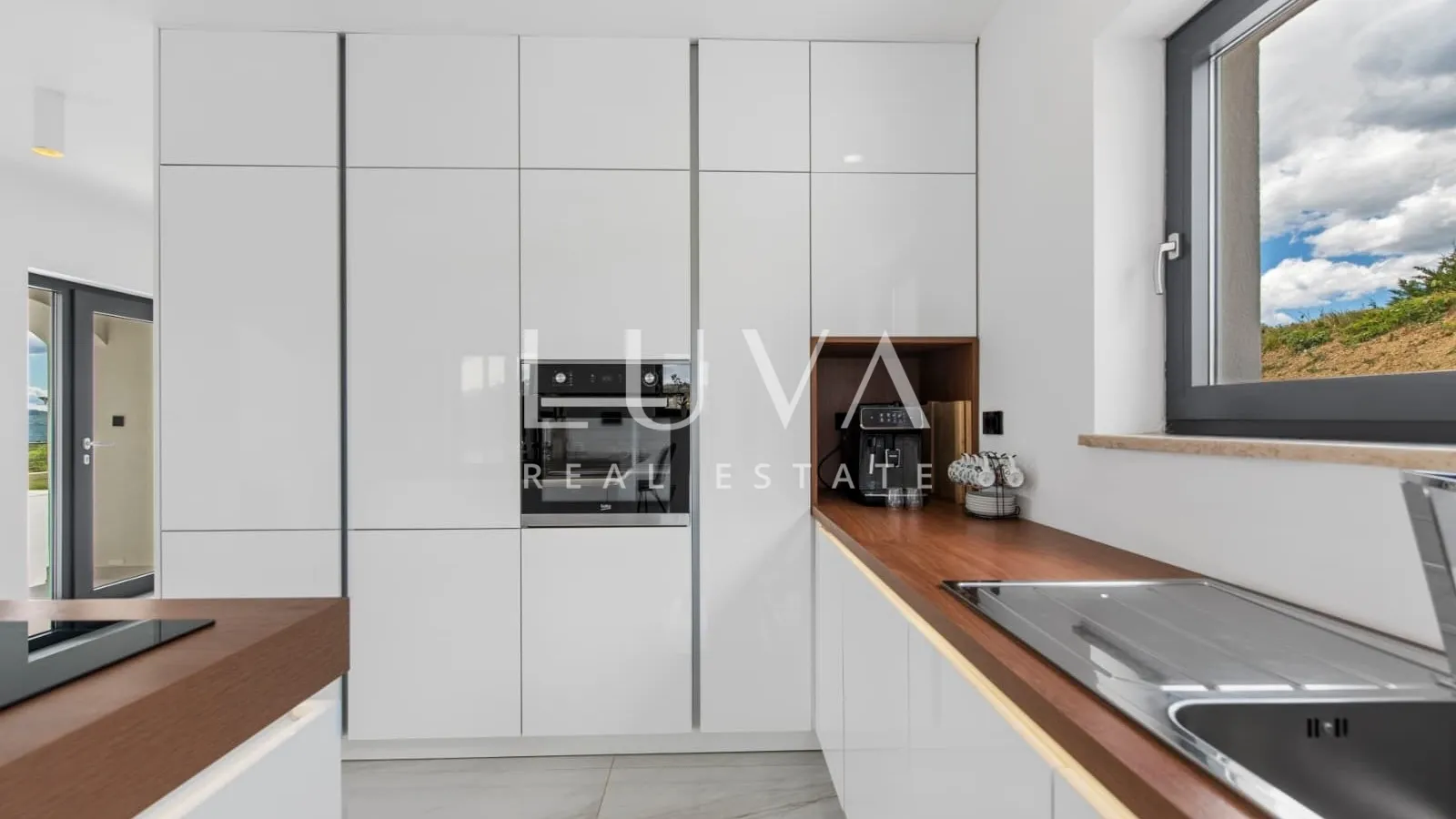 istra, vrh, moderna vila s jedinstvenim pogledom, 190 m2 - slika 16