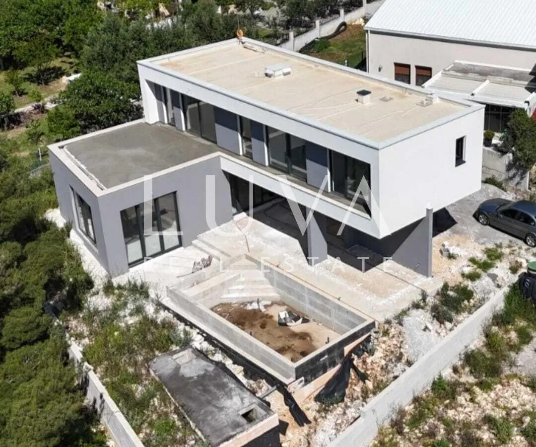 kaštel novi, rudine, moderna vila s bazenom i pogledom na more - slika 2