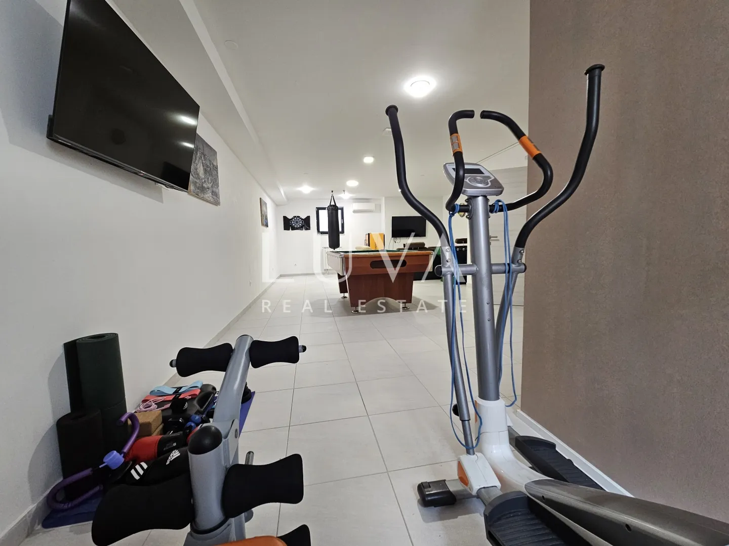 solin, koprivno, villa s bazenom, ljetnom kuhinjom na prodaju - slika 32