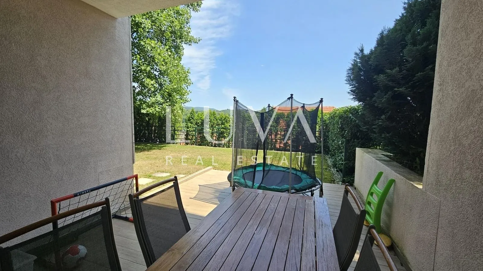 zagreb, gornje prekrižje, luksuzan 4s stan s vrtom i garažom, 230m2 - slika 9