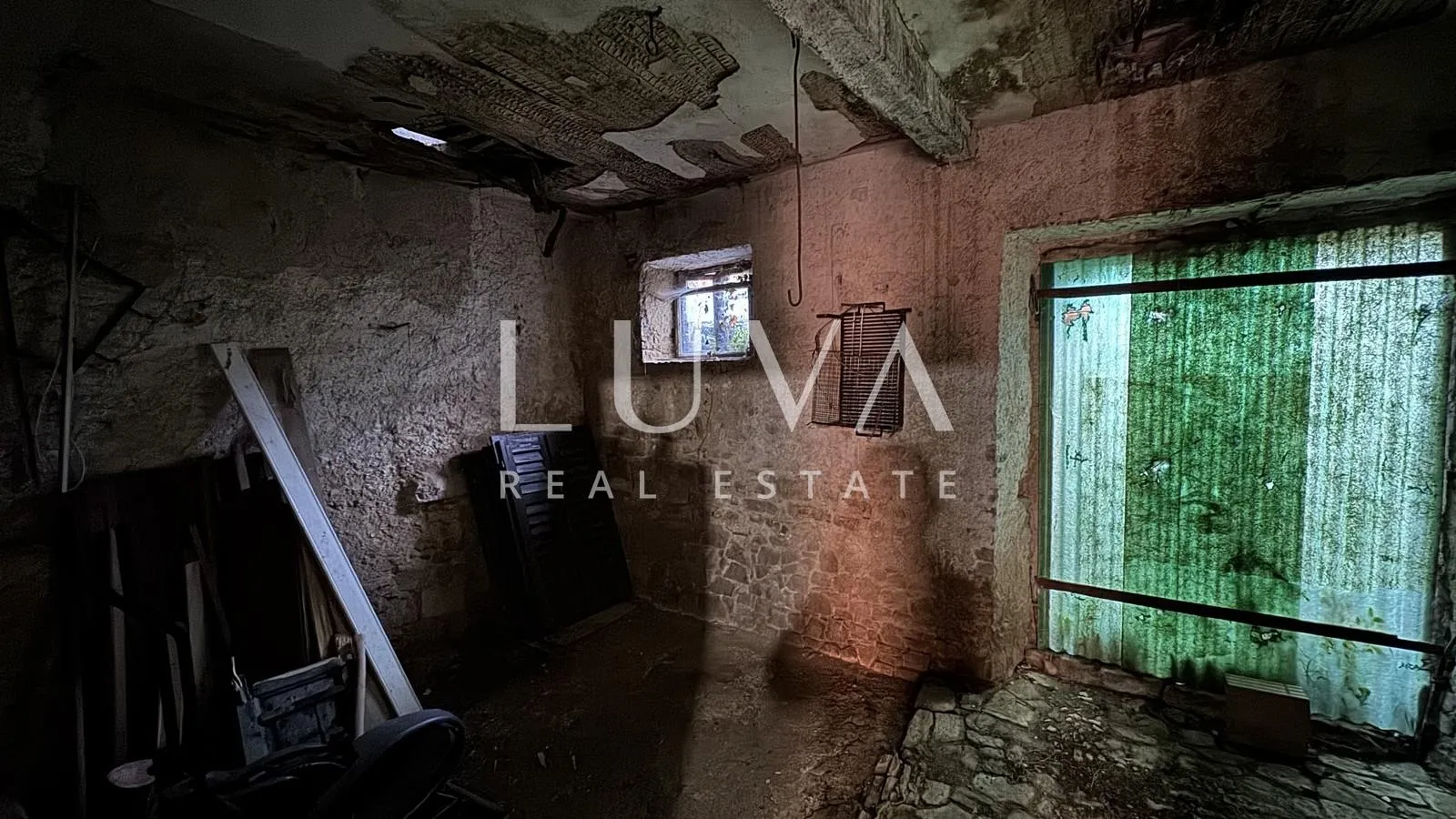 istra, motovun, kuća za renovaciju s dvorištem, 195 m2 - slika 3