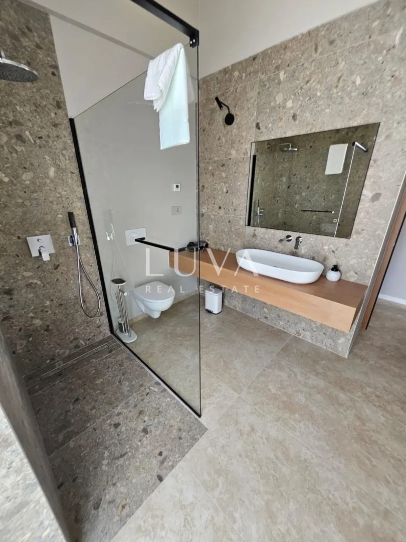 poreč, vabriga, kuća s bazenom 206 m2 na prodaju - slika 17