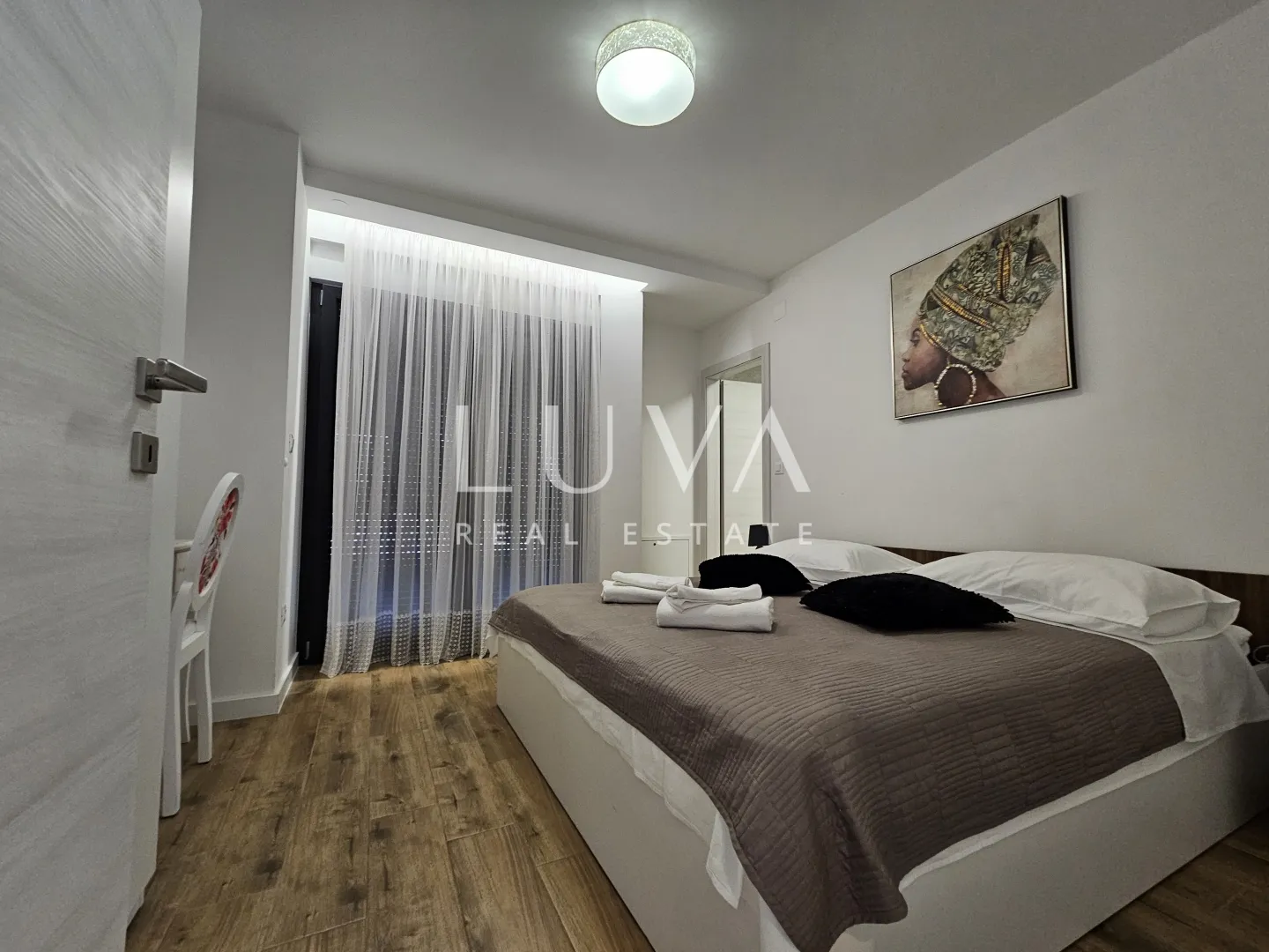solin, koprivno, villa s bazenom, ljetnom kuhinjom na prodaju - slika 18