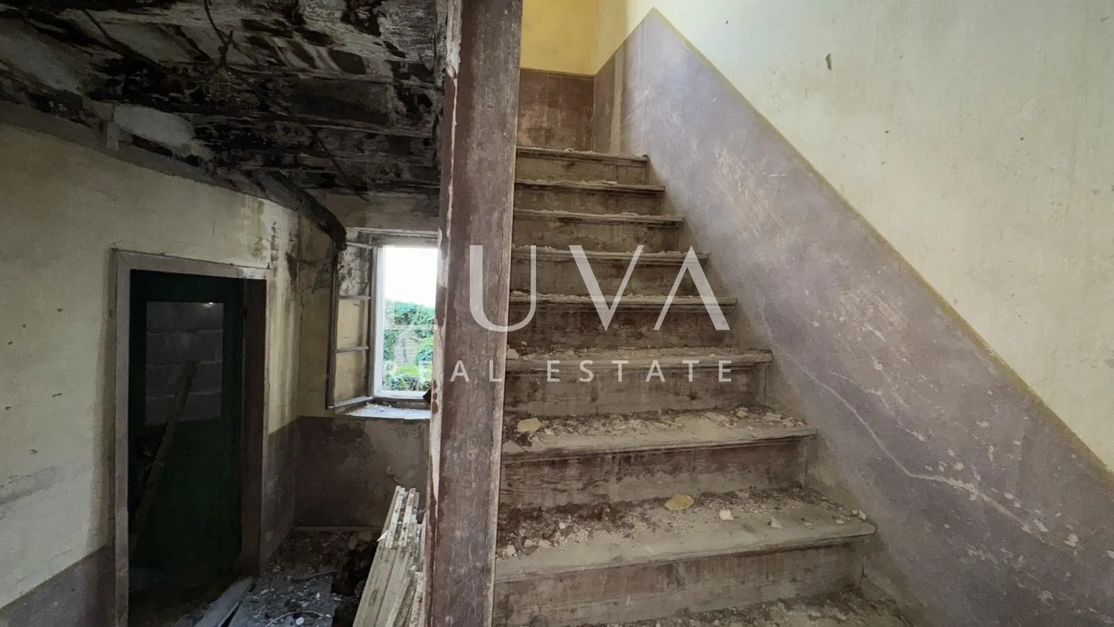 istra, motovun, kuća za renovaciju s dvorištem, 195 m2 - slika 6