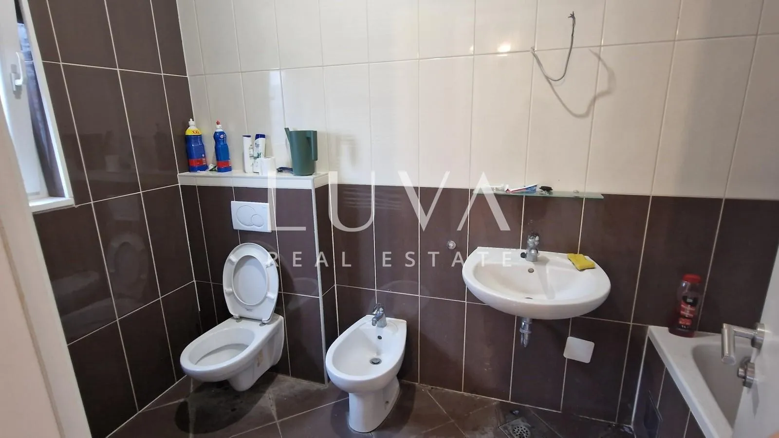 zagreb, gornje vrapče, kuća na 4 etaže s bazenom, 490 m2 - slika 9