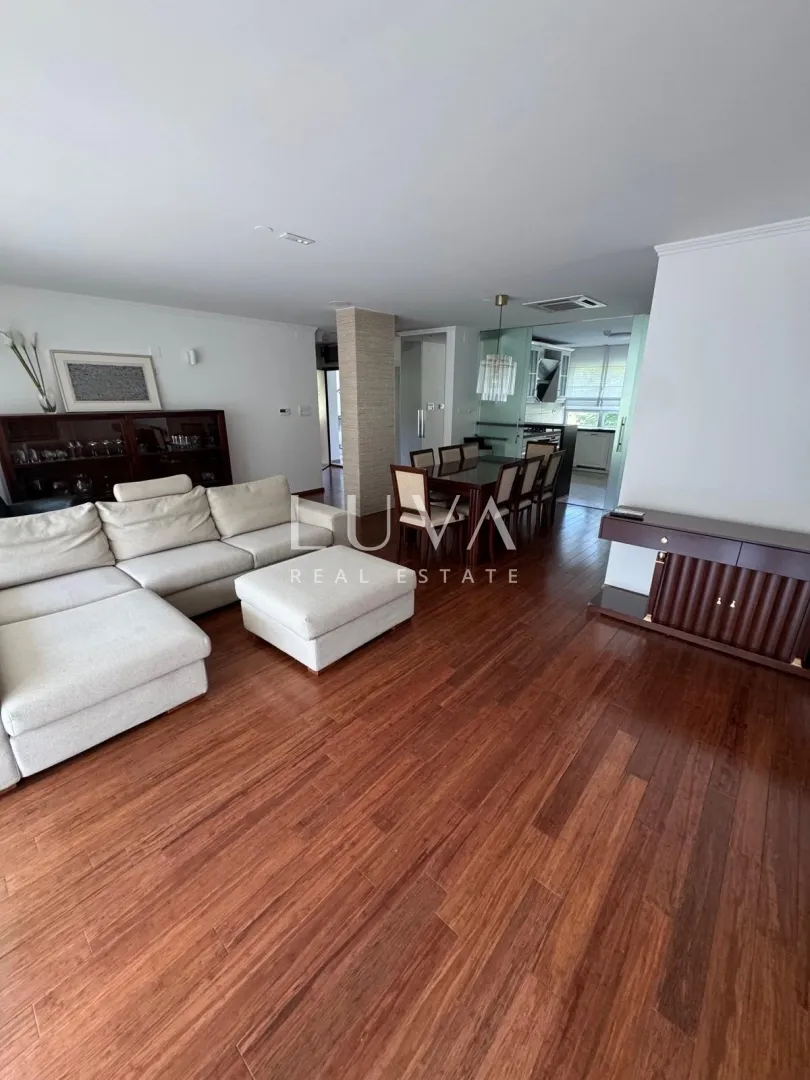 Zagreb, Medveščak, 5s stan 150m2 za najam