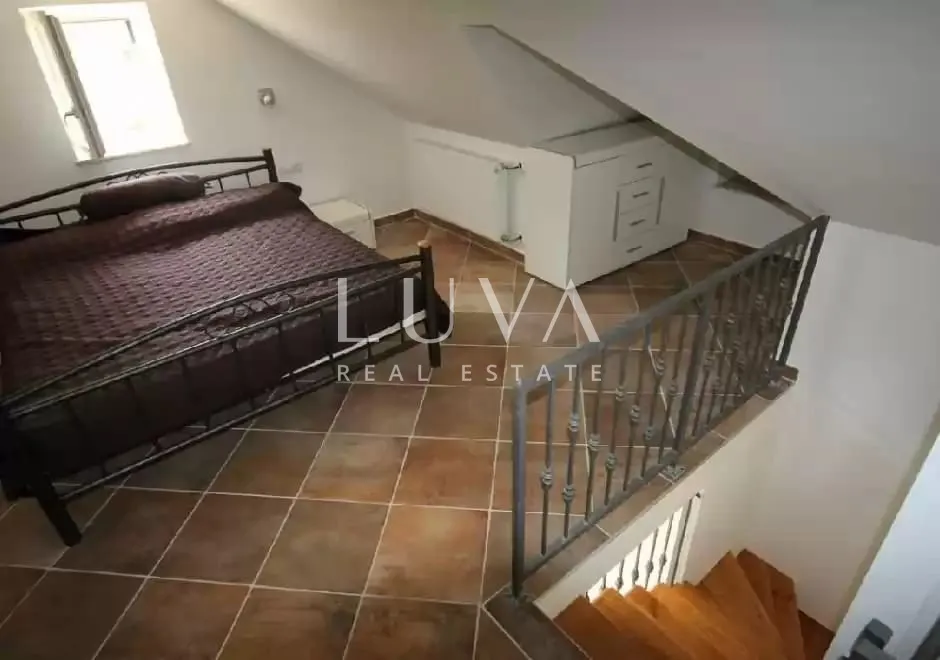 hvar, stari grad, kamena kuća uz more na prodaju - slika 9