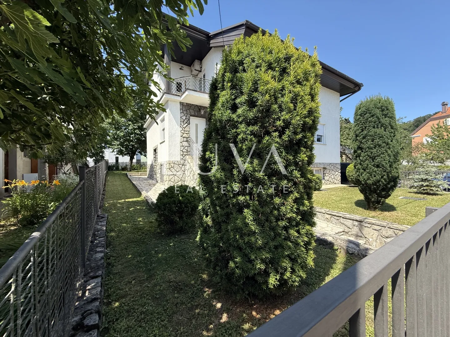 zagreb, vrapče, obiteljska kuća s garažom, nkp 264 m² - slika 19