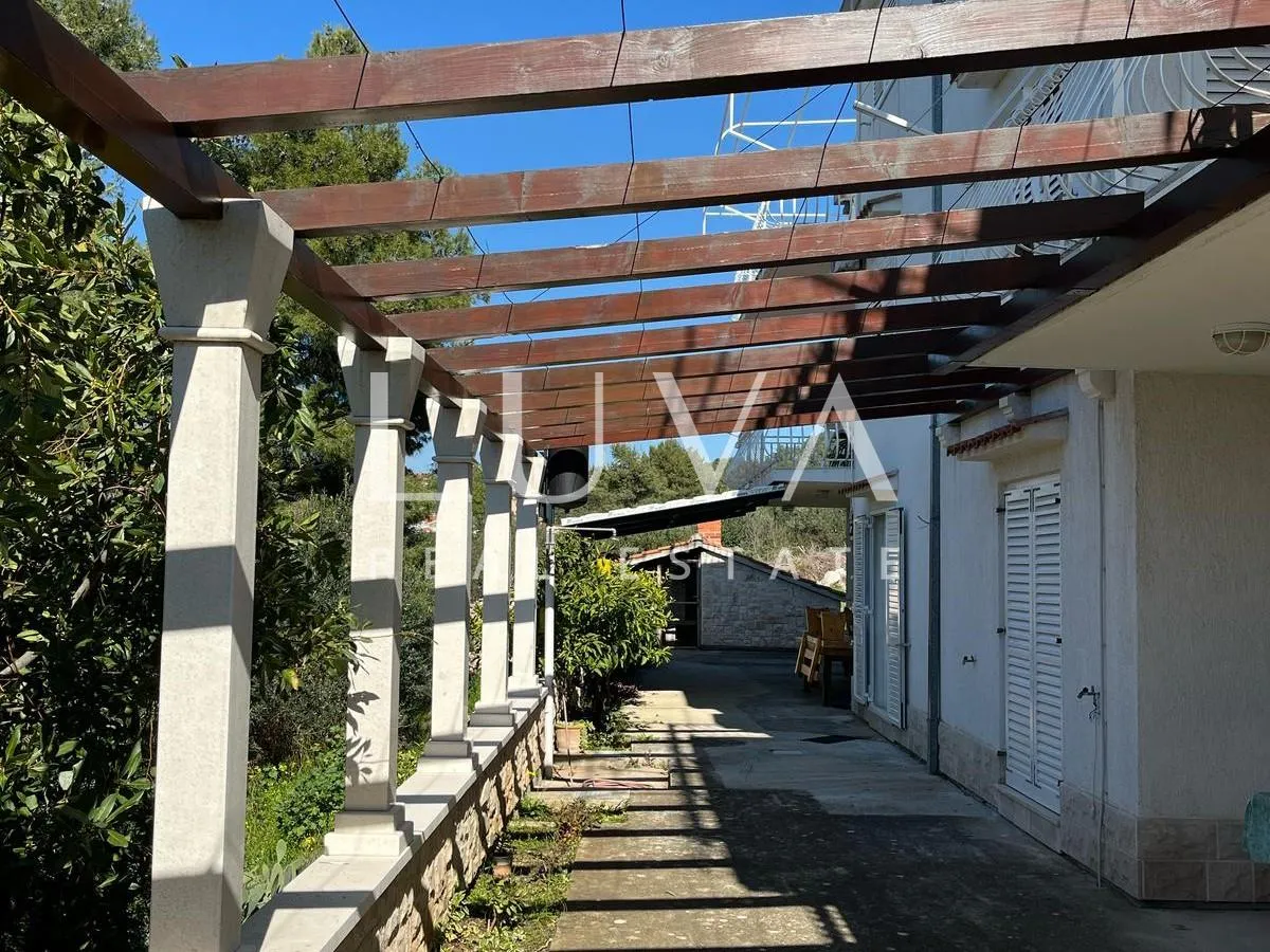 čiovo, apartmanska kuća 540m2 s pogledom na more, prodaja - slika 13