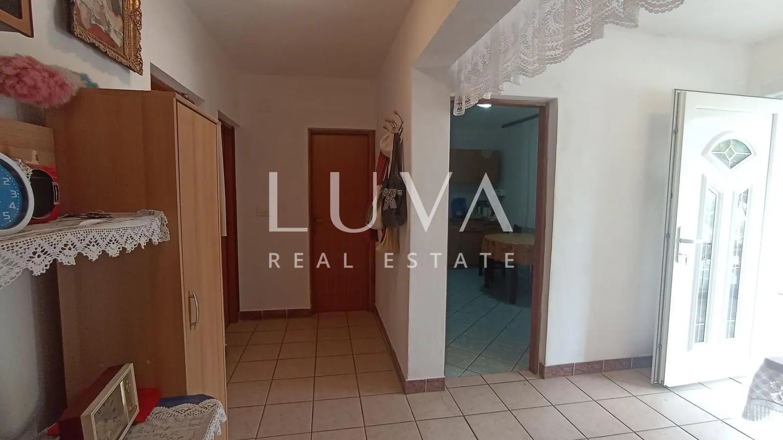 marina, trogir, prodaja dvojne kuće 247 m2 na 3 etaže + parking - slika 9