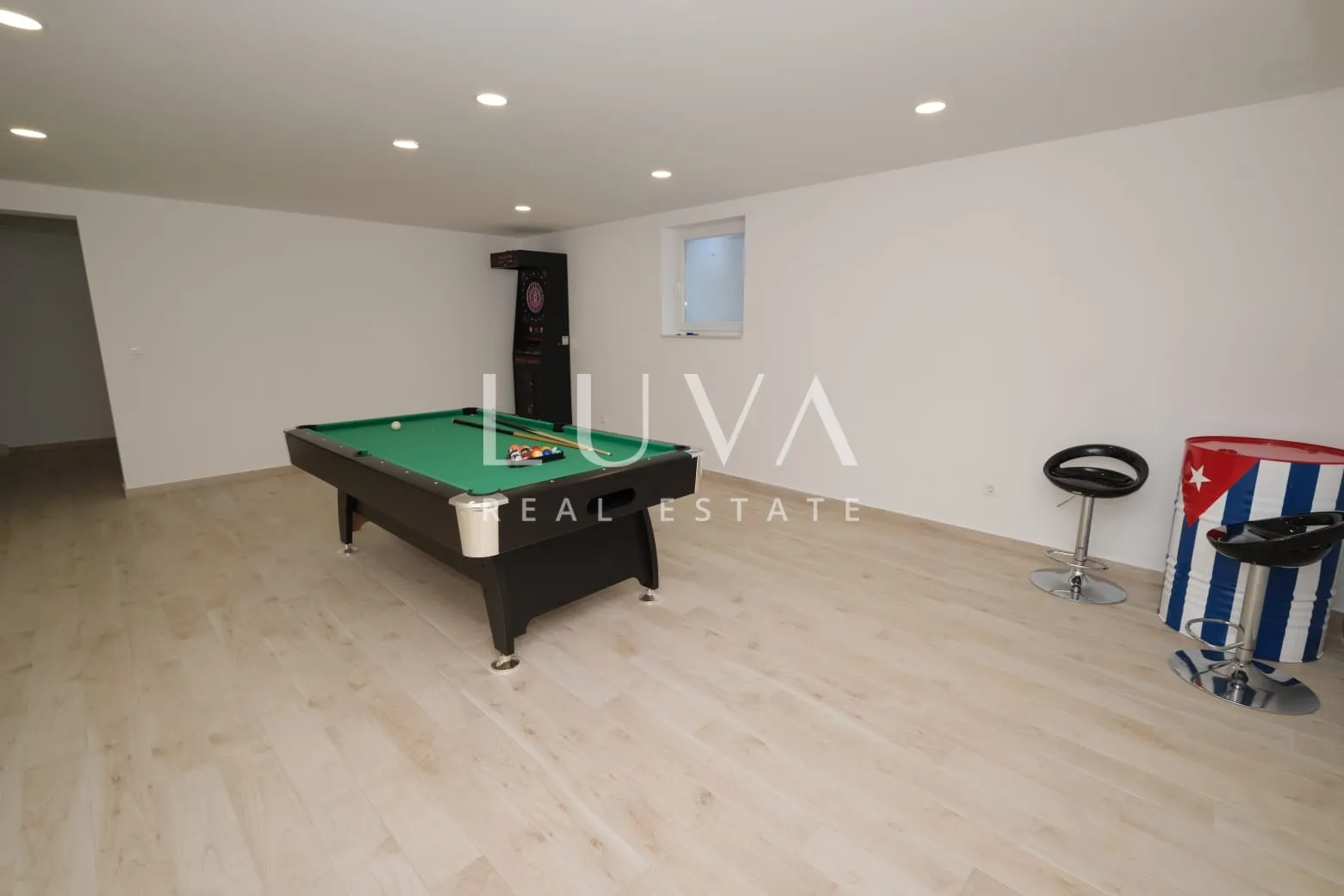 kaštel stari, vila 324 m² s bazenom i pogledom na more na prodaju - slika 33