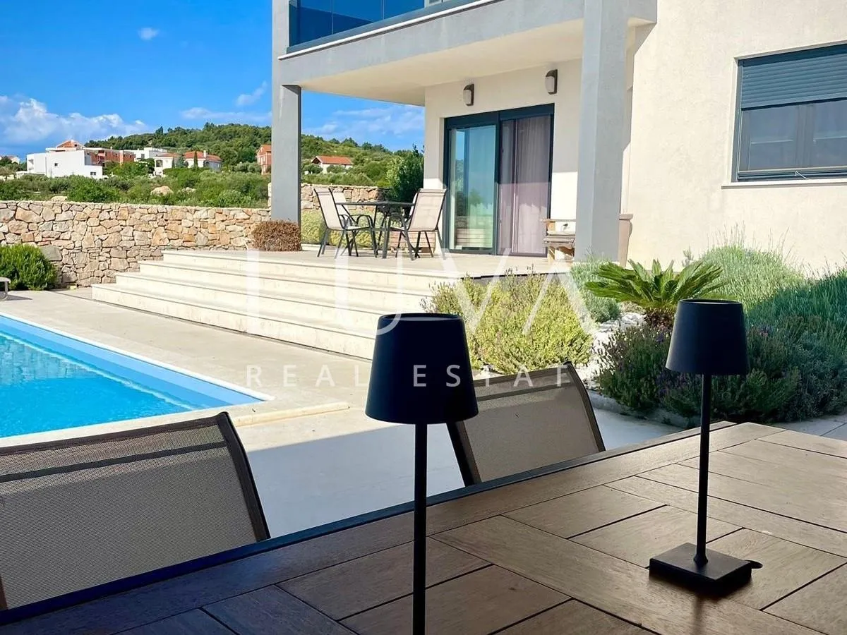 vodice, luksuzna vila s bazenom na prodaju - slika 16