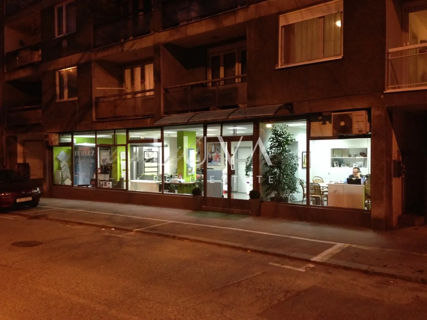 Kopija od Zagreb, Britanski trg, poslovni prostor za najam, 66 m²