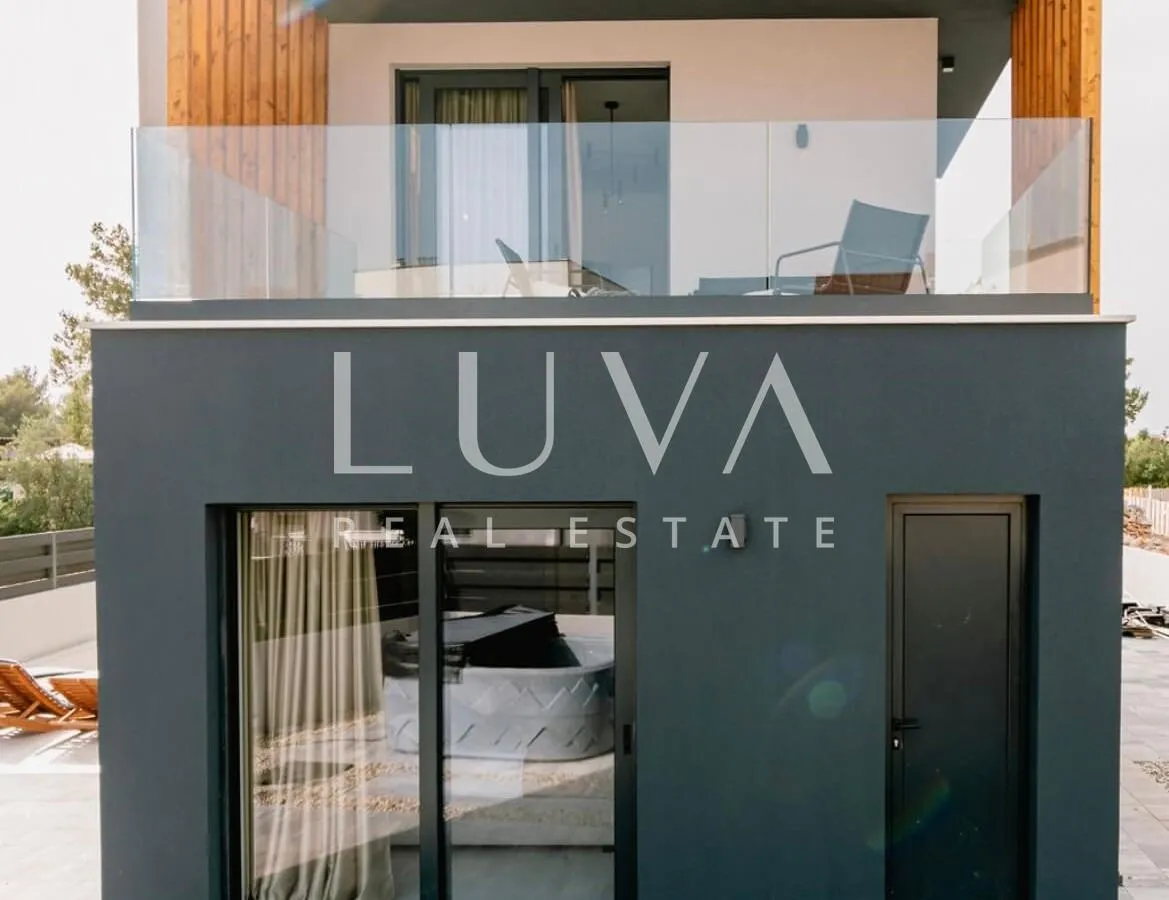 luksuzna kuća s bazenom blizu mora na prodaju, vodice, dalmacija - slika 57