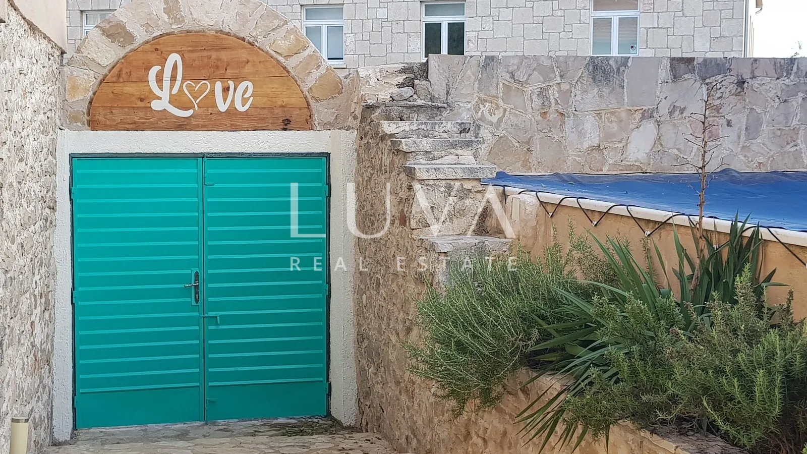 hvar, vrbanj, autentična kamena kuća s bazenom na prodaju - slika 18