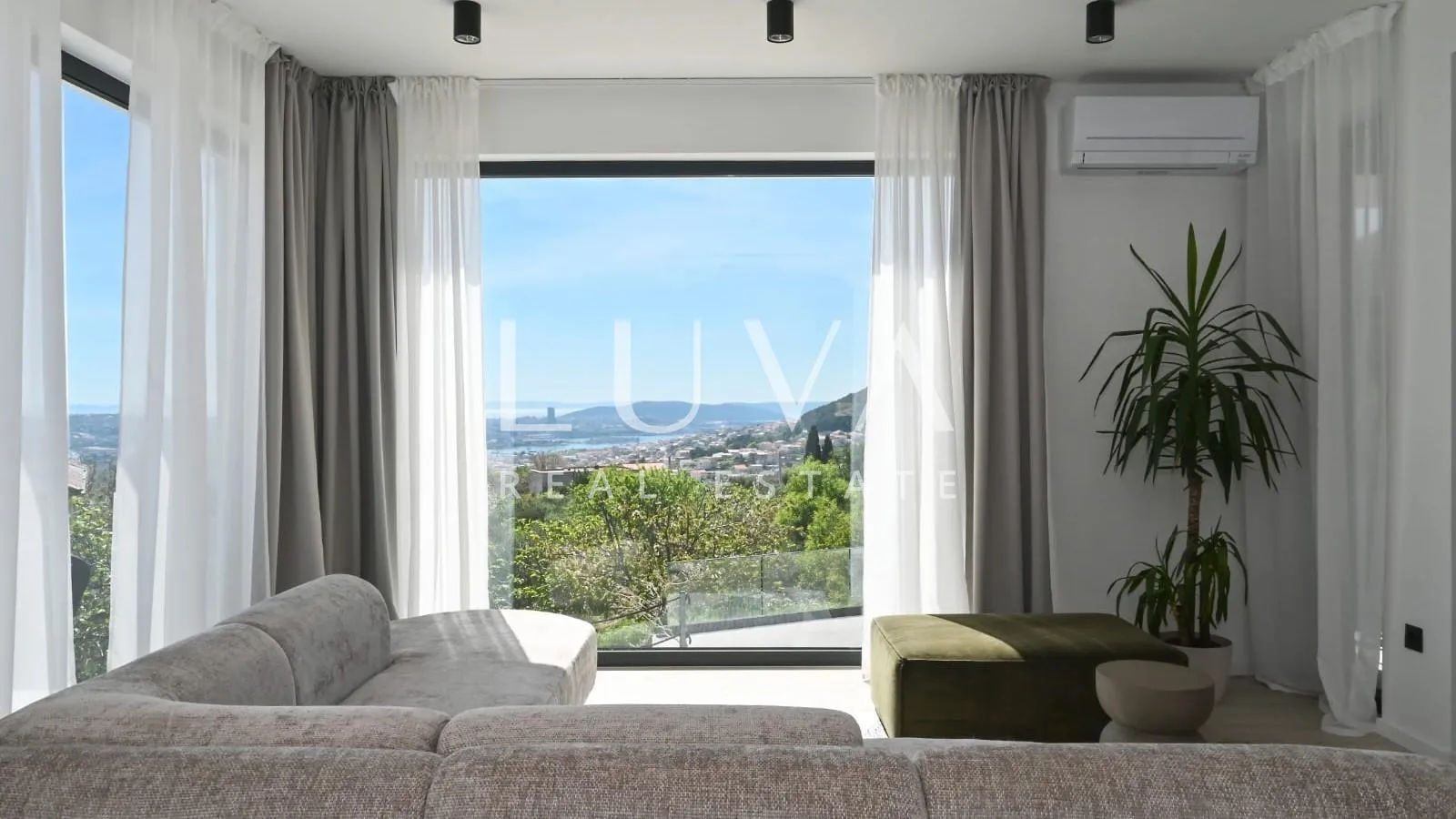 split, klis, luksuzna vila s bazenom i pogledom na prodaju - slika 4