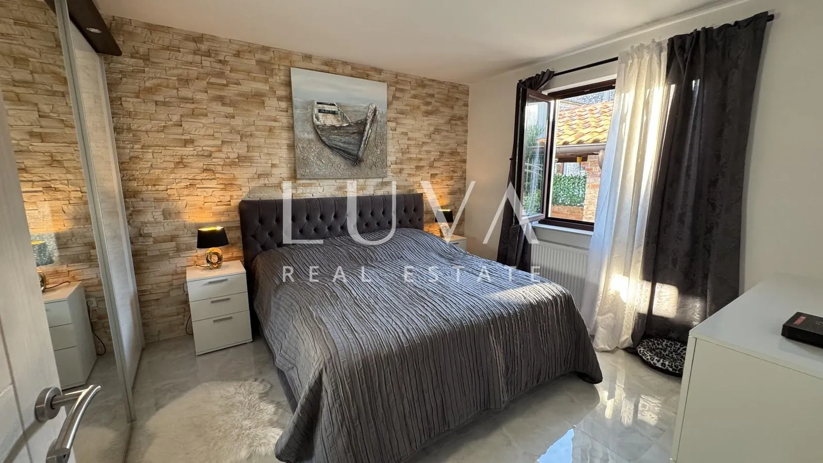 istra, višnjan, rustikalna kuća s tri apartmana, 580m2 - slika 11
