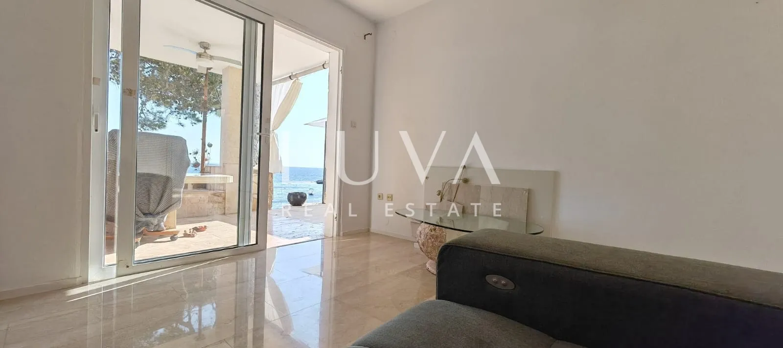 korčula, prižba, prodaja atraktivnog apartmana prvi red do mora - slika 16