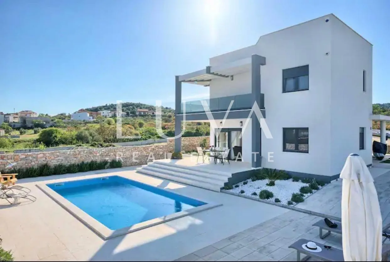 Vodice, luksuzna vila s bazenom na prodaju - Vodice, Vodice
