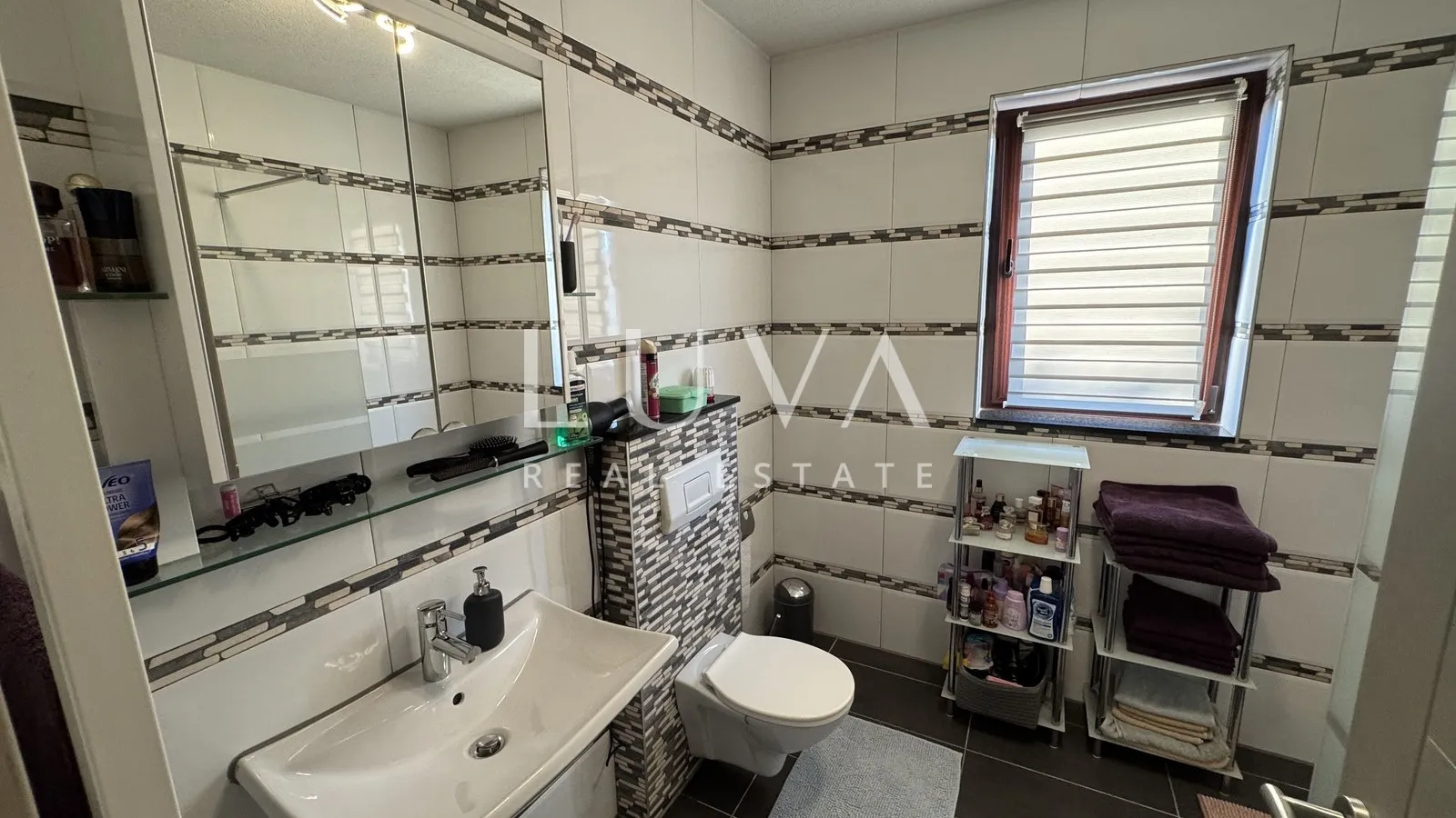 istra, višnjan, rustikalna kuća s tri apartmana, 580m2 - slika 14