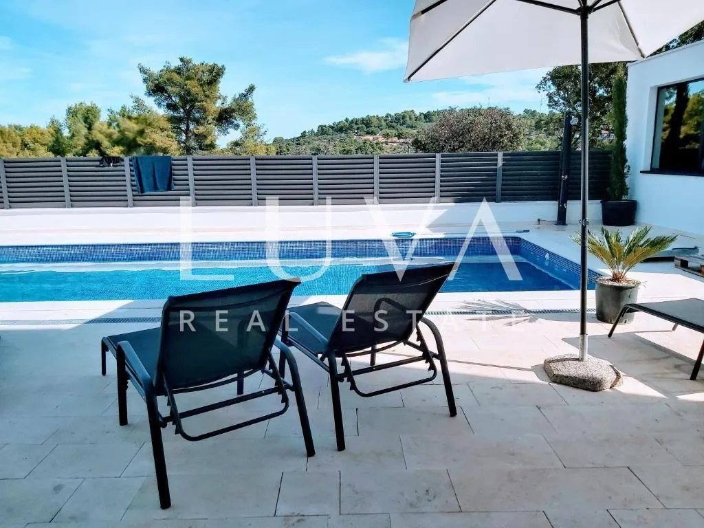 šolta, rogač, luksuzna vila s bazenom uz more na prodaju - slika 20