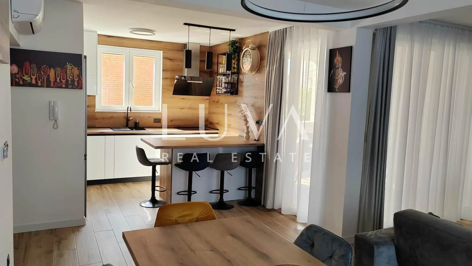 kaštel štafilić, kuća 377m2 sa stanovima na prodaju - slika 6