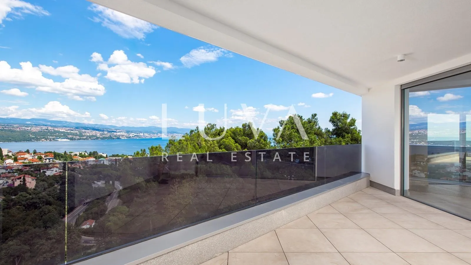 Opatija, luksuzna novogradnja s pogledom na more, stan NKP 245,94 m2