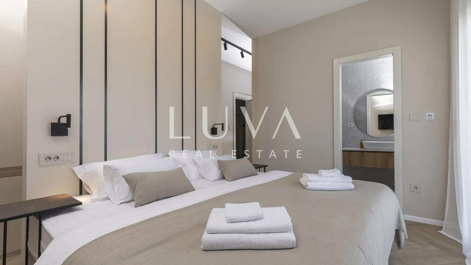 split, luksuzna vila s pogledom na more, 220 m2 za dugoročni najam - slika 29
