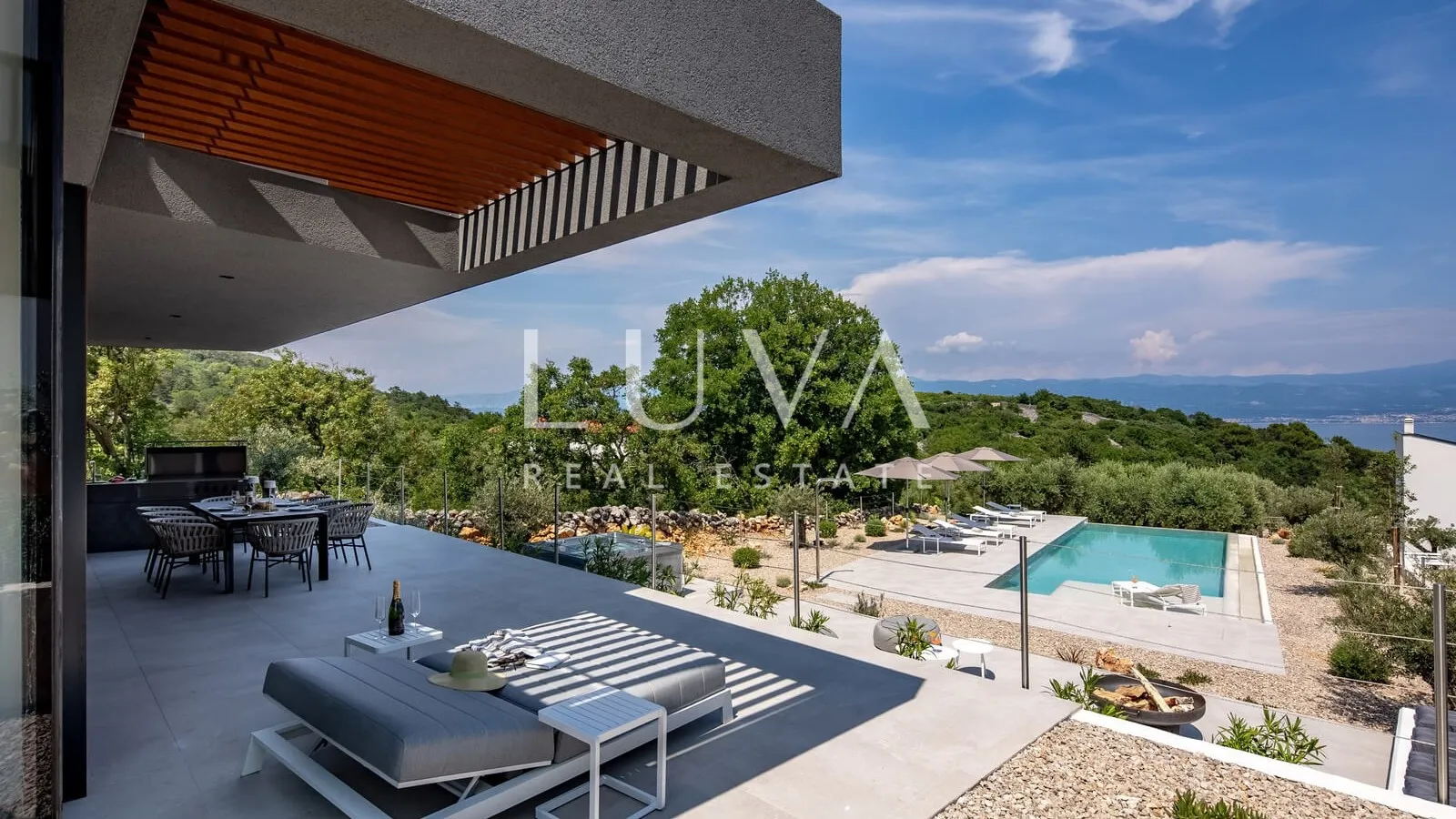 vrbnik, krk, vila s bazenom za dugoročni najam - slika 19