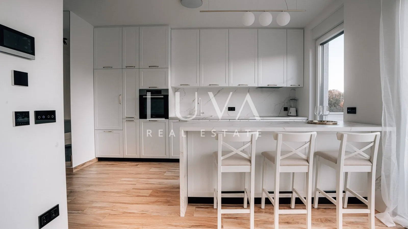 remete, luksuzan 4s penthouse 165m2 + 2vpm za najam - slika 6