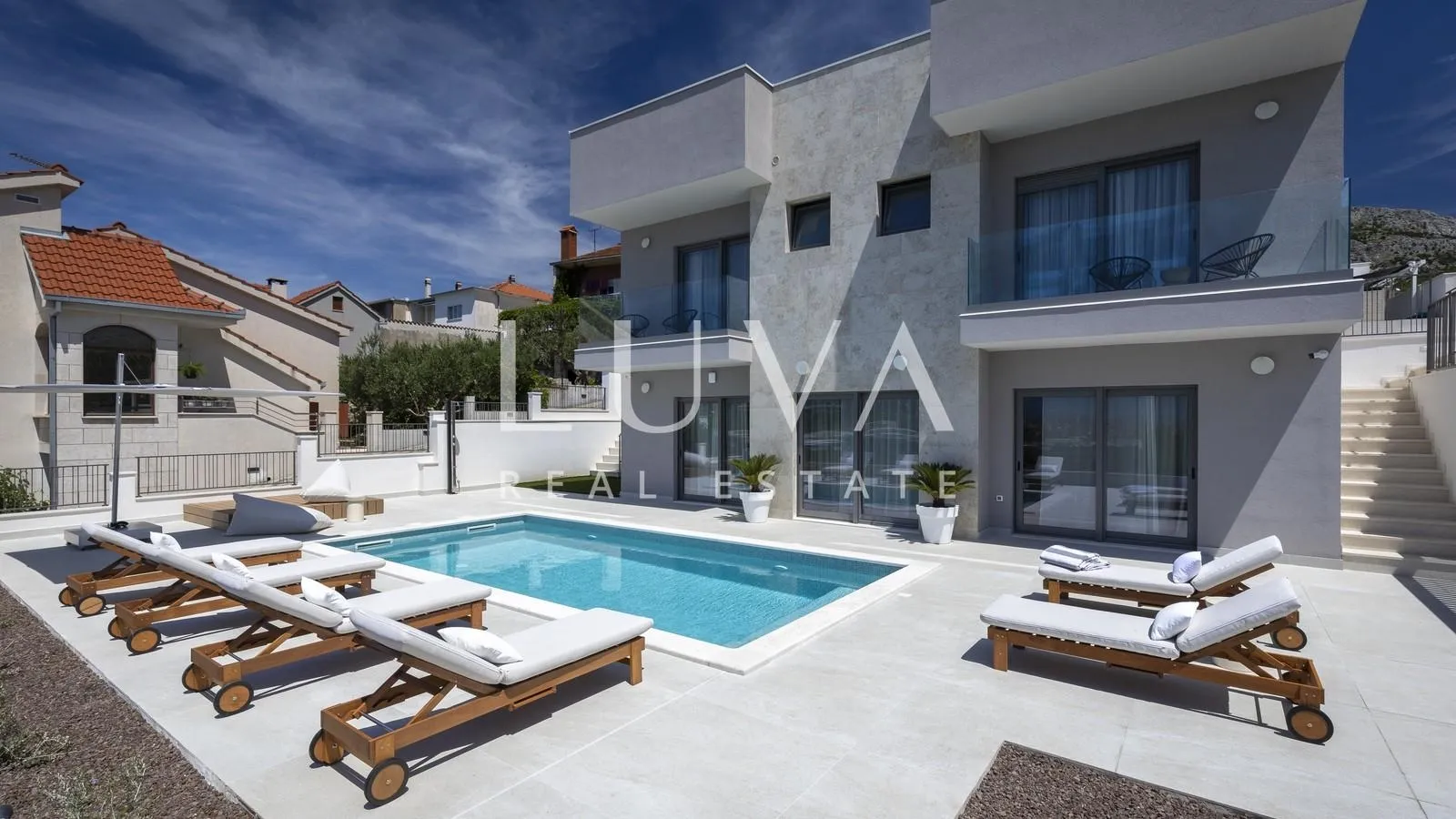 Split, luksuzna vila s pogledom na more, 220 m2 za dugoročni najam - Žrnovnica, Split