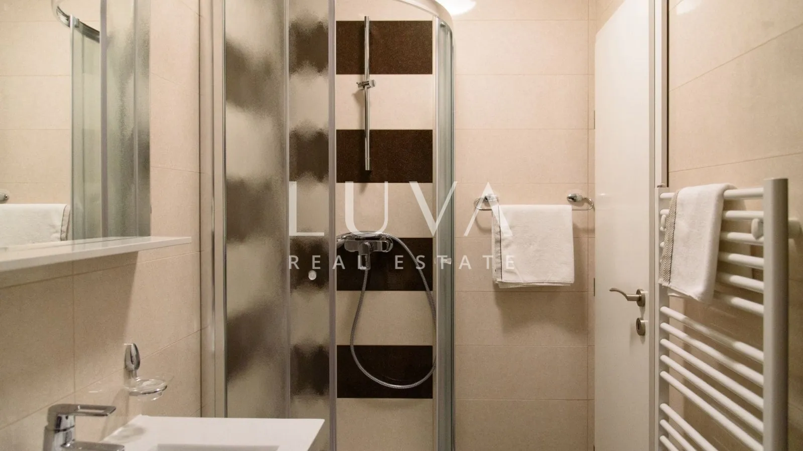bjelolasica, resorts s 3 kuće za odmor, investicija - slika 26