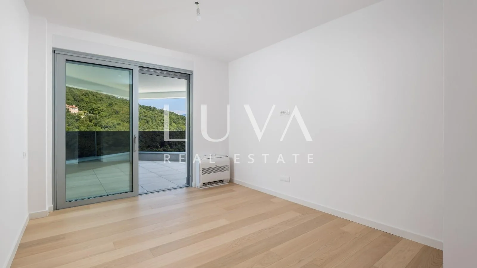 opatija, luksuzna novogradnja s pogledom na more, stan nkp 246,82 m2 - slika 2