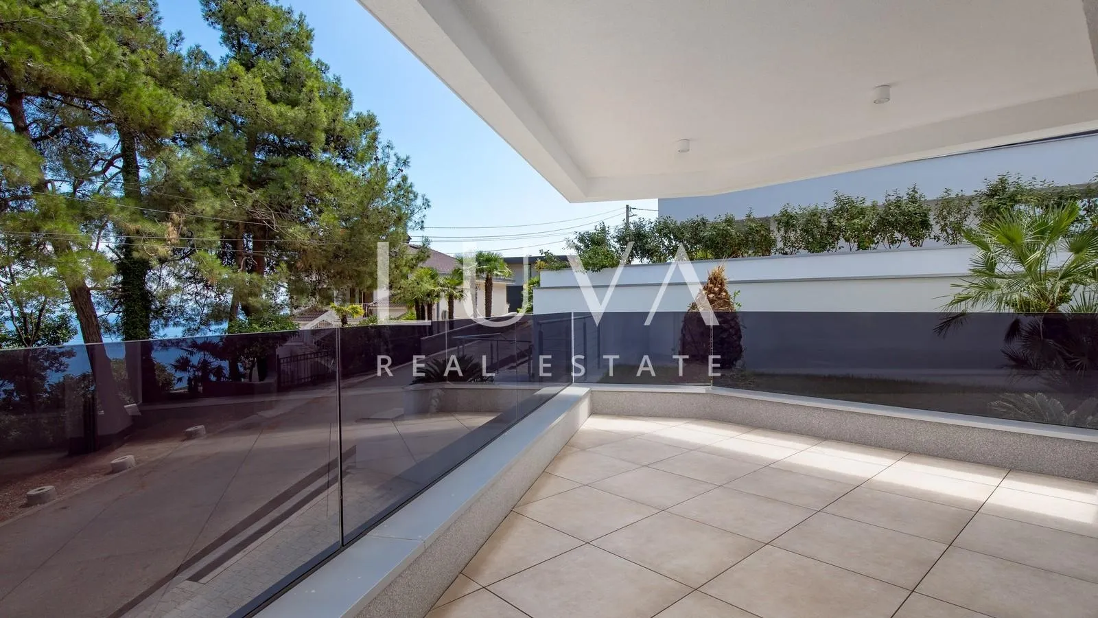 Opatija, luksuzna novogradnja s vrtom, stan NKP 134,33 m2