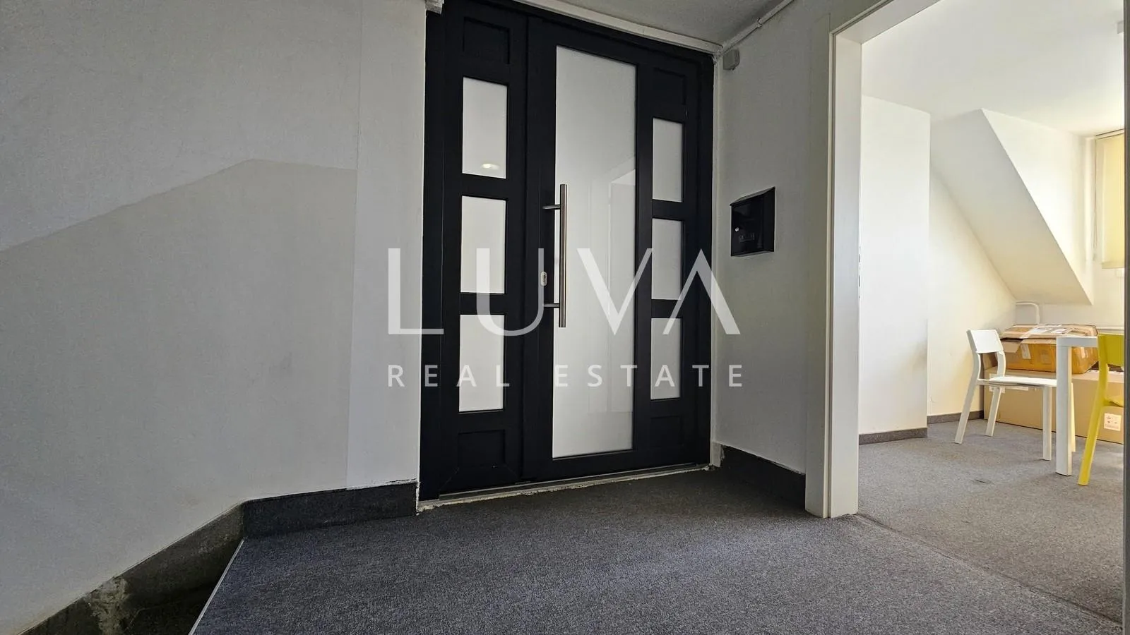 sesvete, centar, novouređeni poslovni prostor 144m2 za najam - slika 18