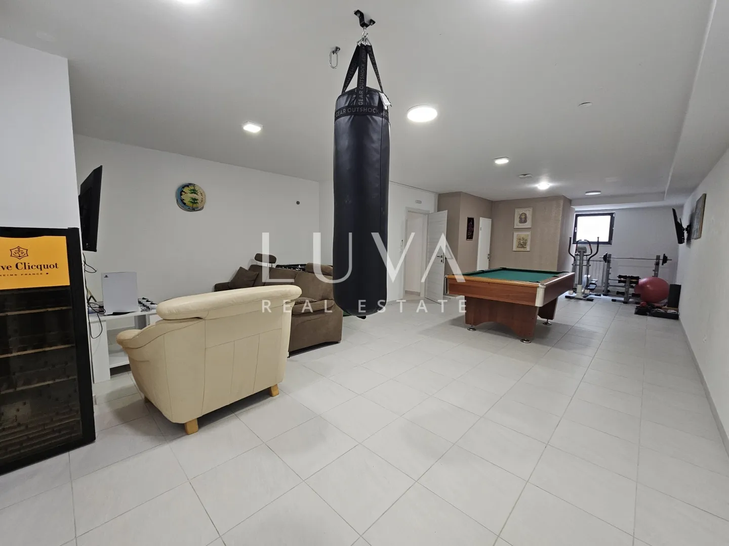 solin, koprivno, villa s bazenom, ljetnom kuhinjom na prodaju - slika 34